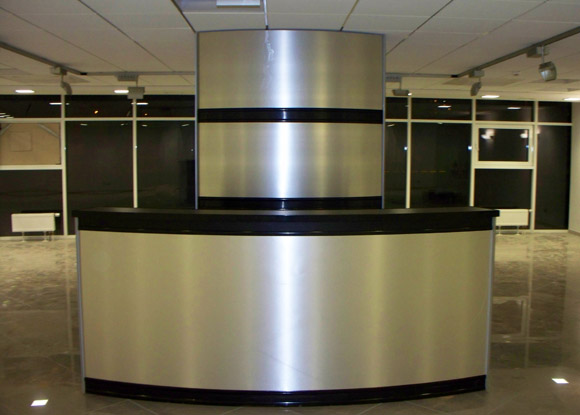 стойка ресепшн